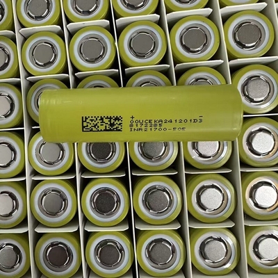 21700 Lithium-Ionen-Batteriezelle, 5000 mAh Kapazität, 3C 15A Entladungsrate.